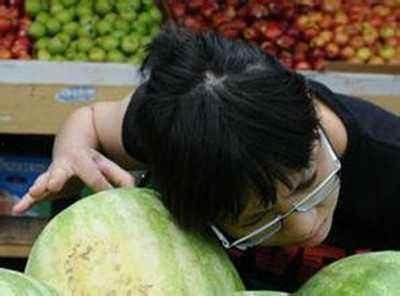 中国最惨的吃瓜视频,一场意外引发的全民热议